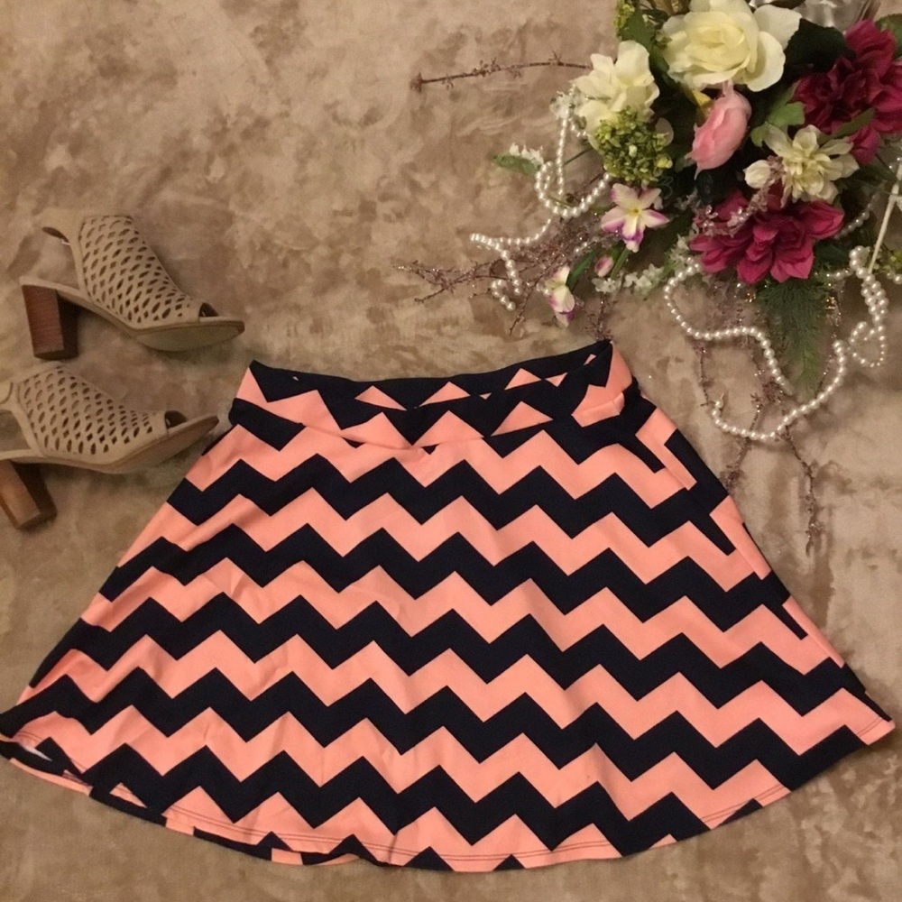 Chevron Patterned Pink and Black Skirt
